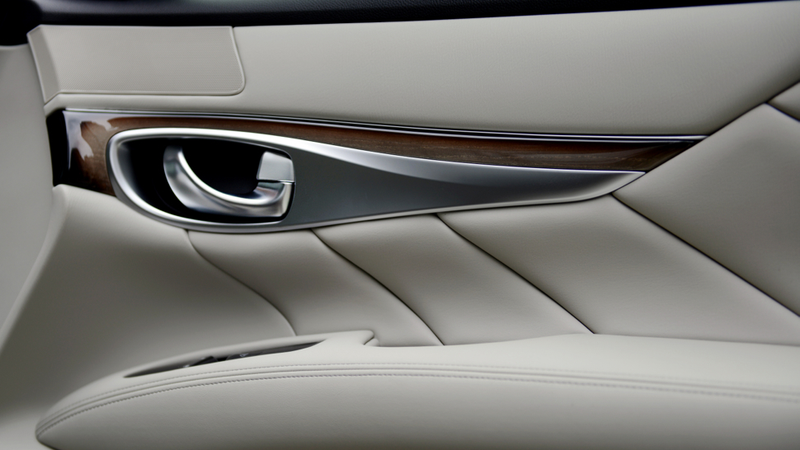 Illustration for article titled The Infiniti Q70 Is A Big Yacht That Is Still Better Than You Think